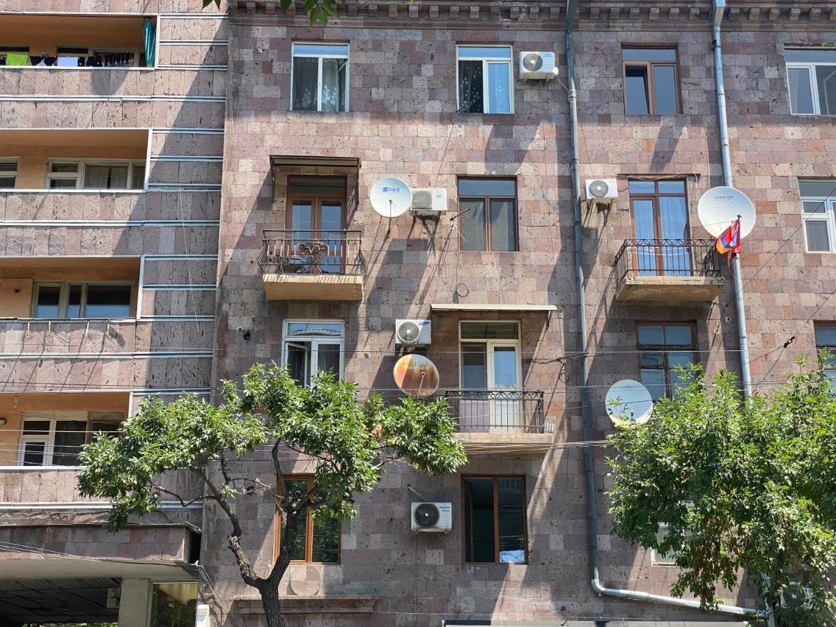 Апартаменты На улице Амиряна Ереван Экстерьер фото